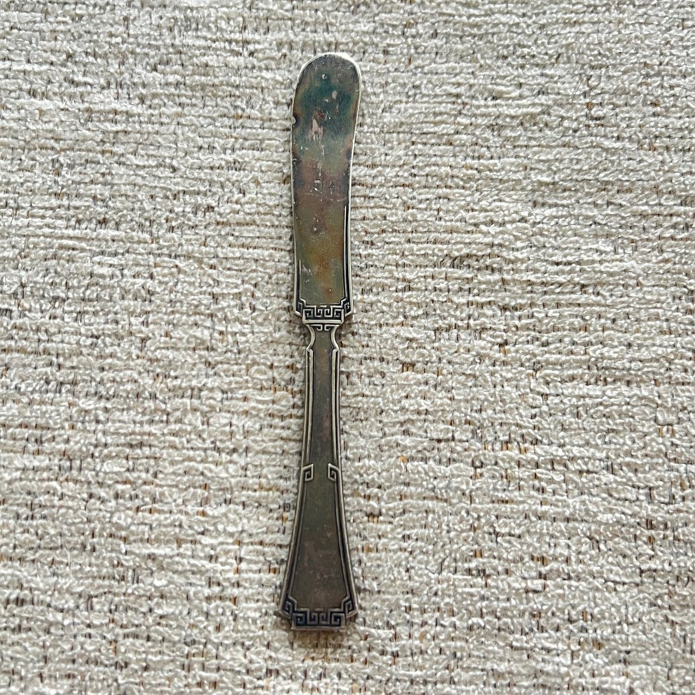 Vintage 1881‎ Rogers A1 Greek Pattern Silver Plate Butter Spreader Knife 1915